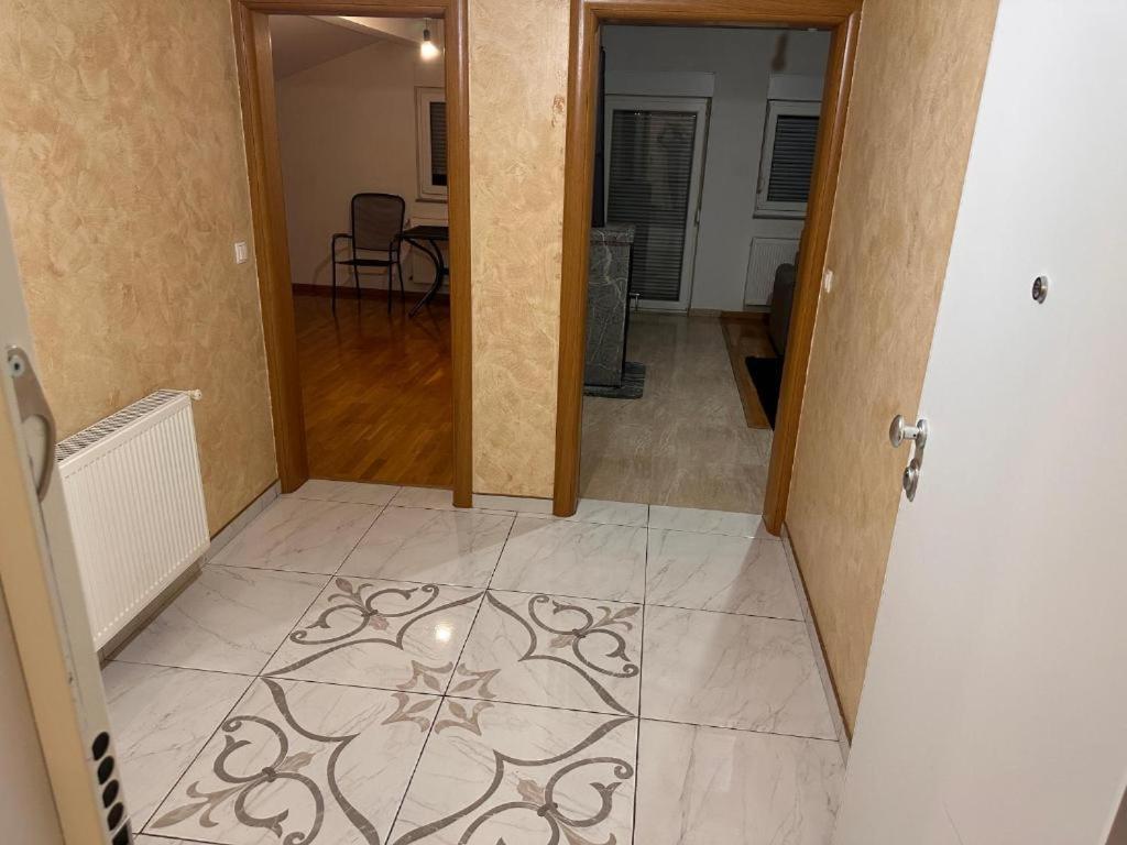 Rooms Near The Airport SJJ Eksteriør billede